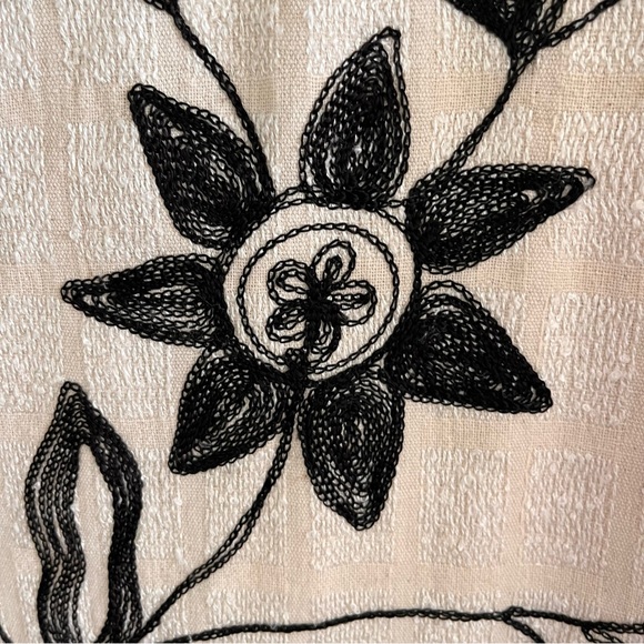 Maggie Barnes Vintage Embroidered Floral Black and White Jacket - 1X - Picture 7 of 12